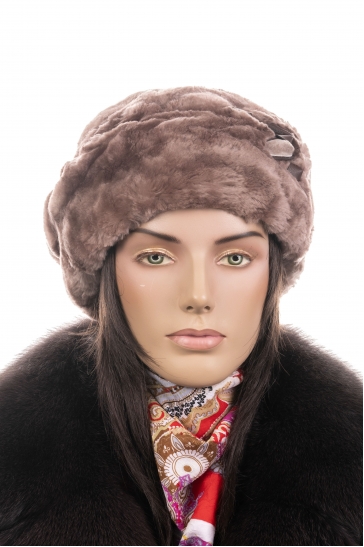 Меховая шапка женская из мутона