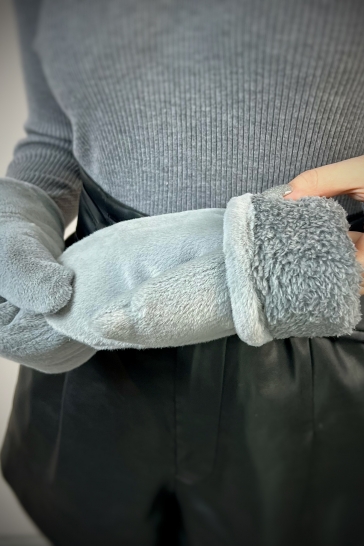 Варежки женские