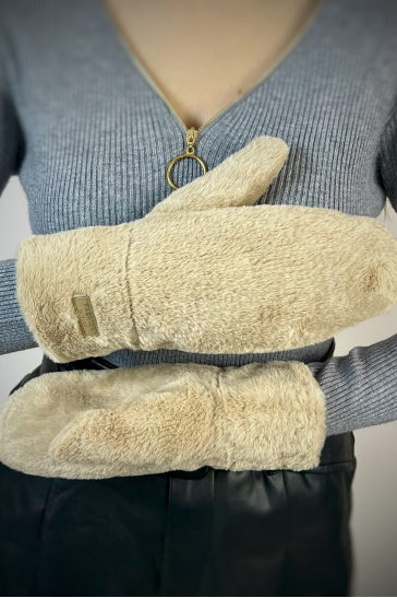 Варежки женские