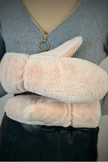 Варежки женские